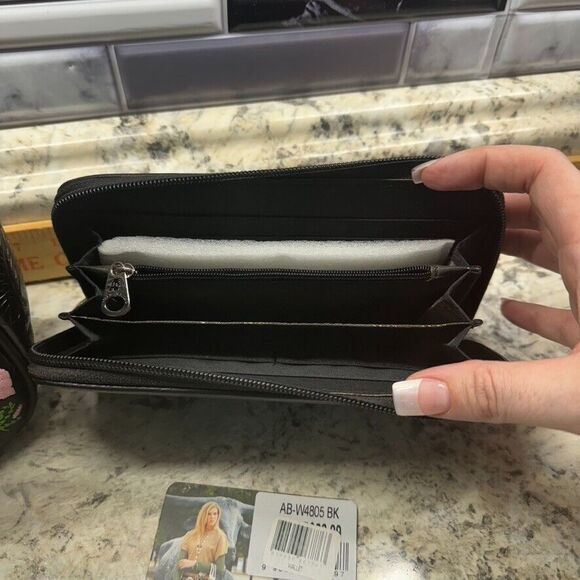 Montana West Buckle Collection Concealed Handgun Tote Includes Wallet - Picture 4 of 11